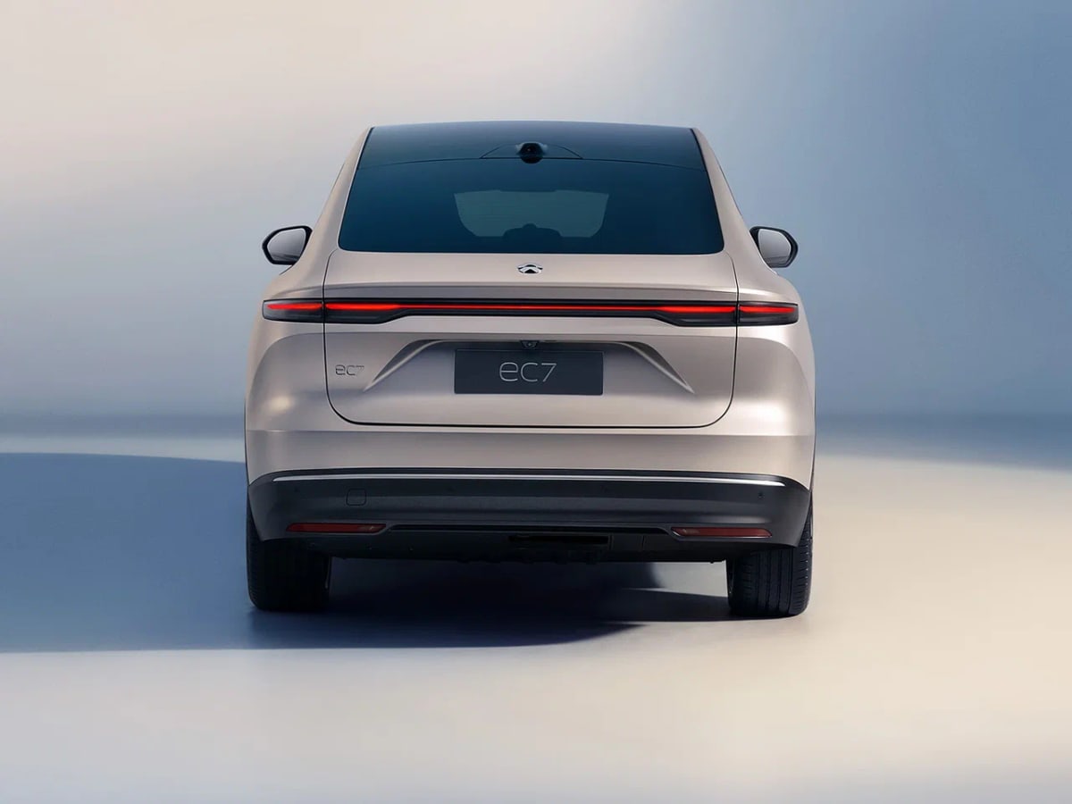 NIO EC7 — двухмоторный полный привод, разгон до 100 км/ч за 3,8 с