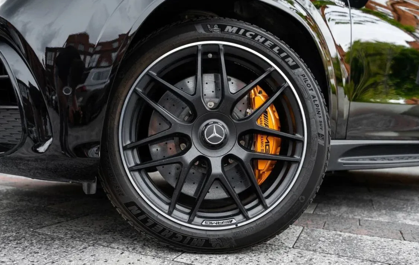 GLE 63 S AMG — вид сзади, выхлопная система AMG Performance