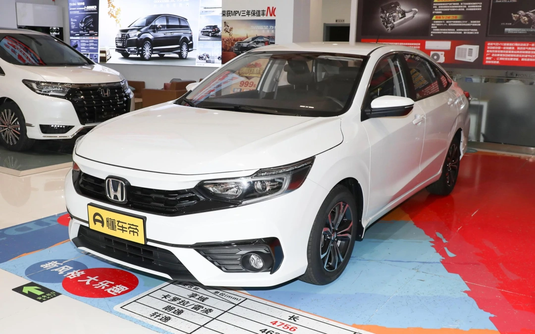 Honda Envix сбоку — пропорции компактного седана