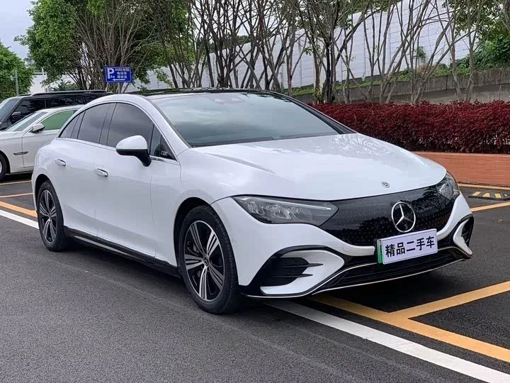 Mercedes-Benz EQE500, 2025