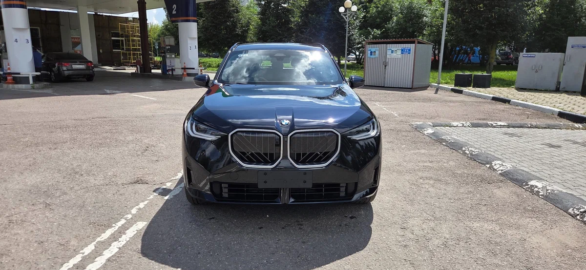 Салон X3 Li — задний ряд получает дополнительное пространство для ног