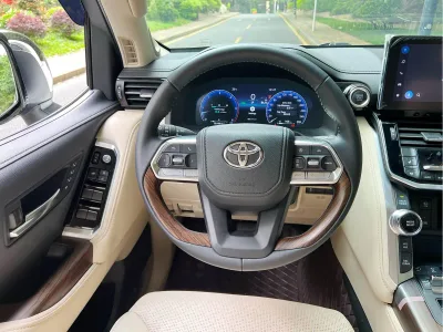 Toyota Land Cruiser 300 FL рестайлинг, 2026 — фото 7
