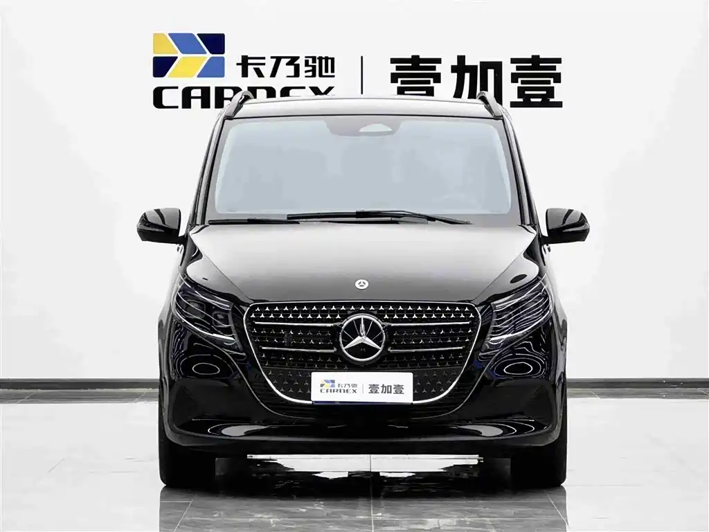Mercedes V-Class 2026 — задний привод, 2.0-литровый турбомотор, 211 л.с.