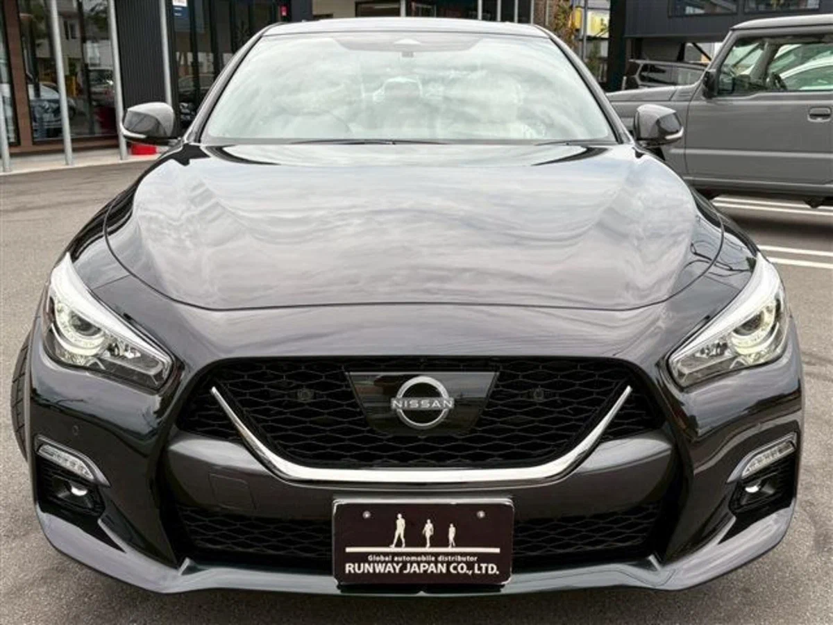 3.0-литровый твин-турбо V6 VR30DDTT — 405 л.с., 475 Н·м, задний привод