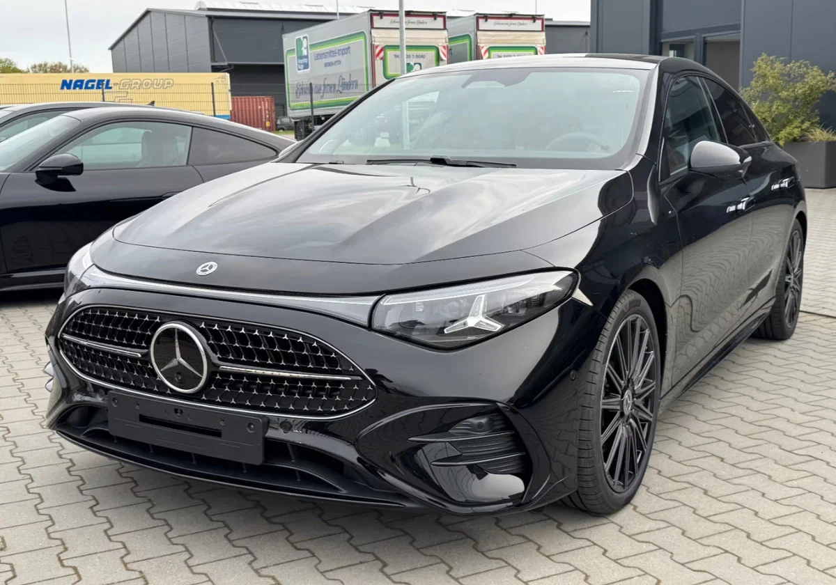 Mercedes-Benz CLA сзади