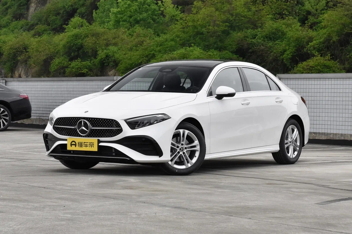 Mercedes-Benz A180L 2026 — обновлённая версия, 3 690 000 ₽ под ключ