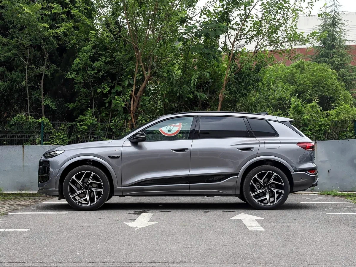 Audi Q6L e-tron, салон — архитектура 800В, батарея 107 кВт·ч