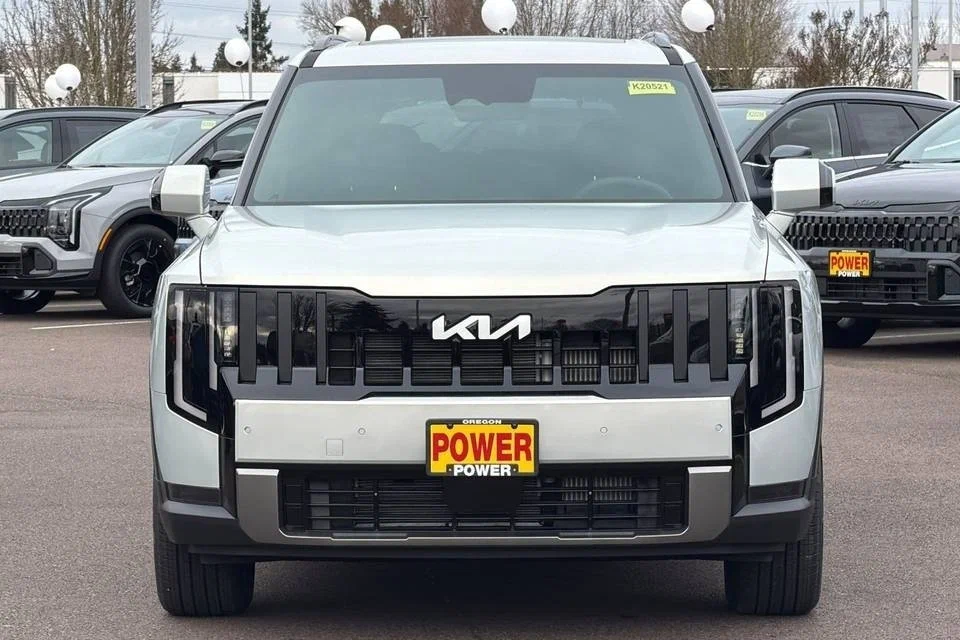 Kia Telluride 2026 в нашем каталоге — 3.8 V6, 291 л.с., полный привод, под заказ