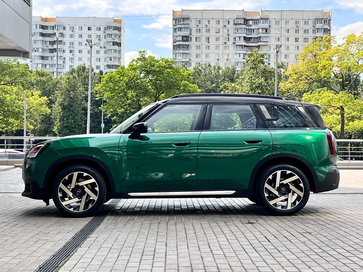 MINI Countryman — третье поколение, самый большой кроссовер в истории марки