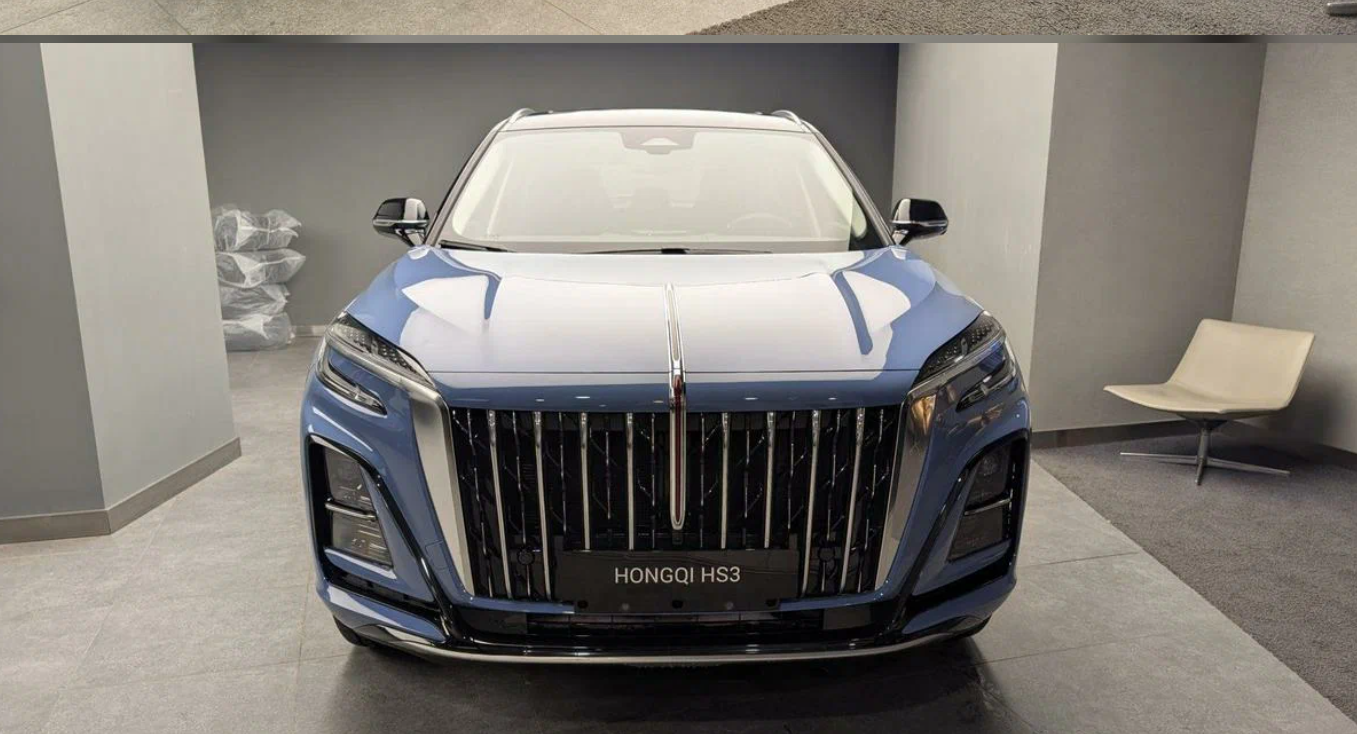 Hongqi HS3 — вид сзади