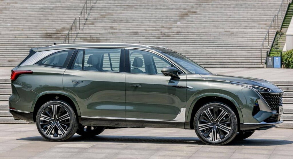 Roewe RX9: 2,0T, 231 л.с., девятиступенчатый автомат, полный привод