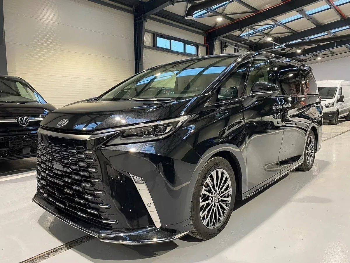 Lexus LM 350h, 2026