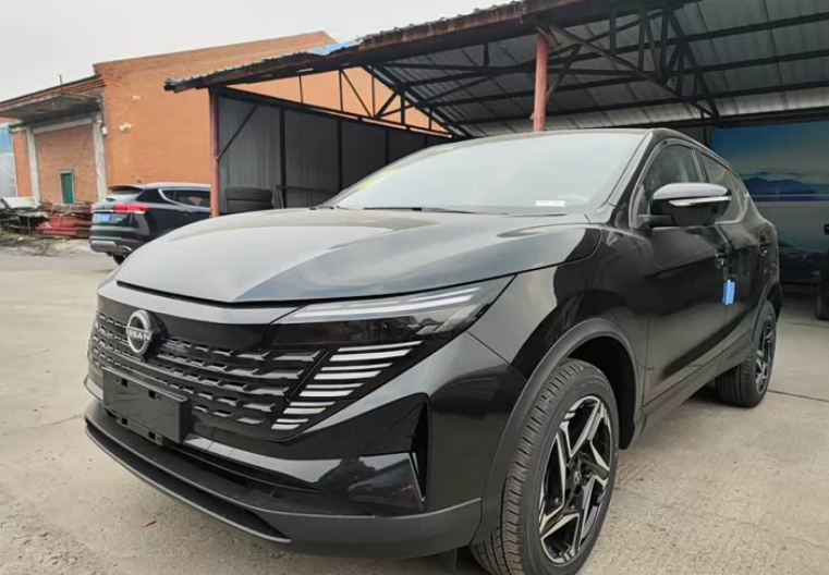 Nissan Qashqai 2.0 бензин — базовая версия без e-POWER, от 1 558 000 ₽