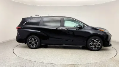 Toyota Sienna Hybrid XLE, 2026 — фото 2