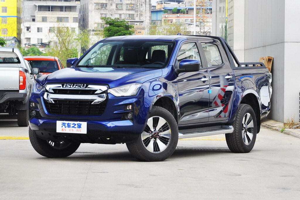 Салон D-Max — базовая функциональная комплектация рабочего пикапа