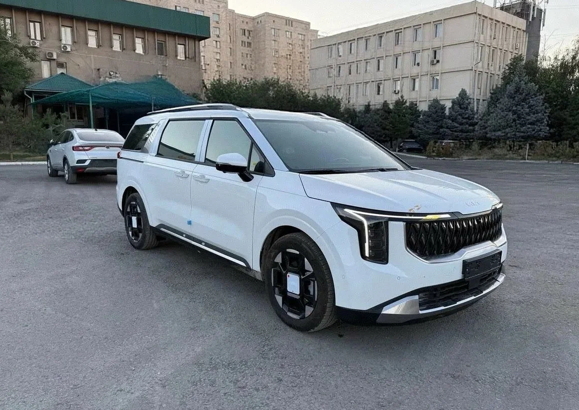 Kia Carnival 2026 — от 4 790 000 ₽ под заказ, V6 3.5, 245 л.с., передний привод