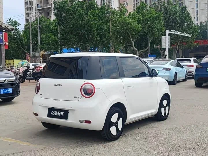 Салон Changan Lumin — компактный, но с полноценной мультимедиа-системой