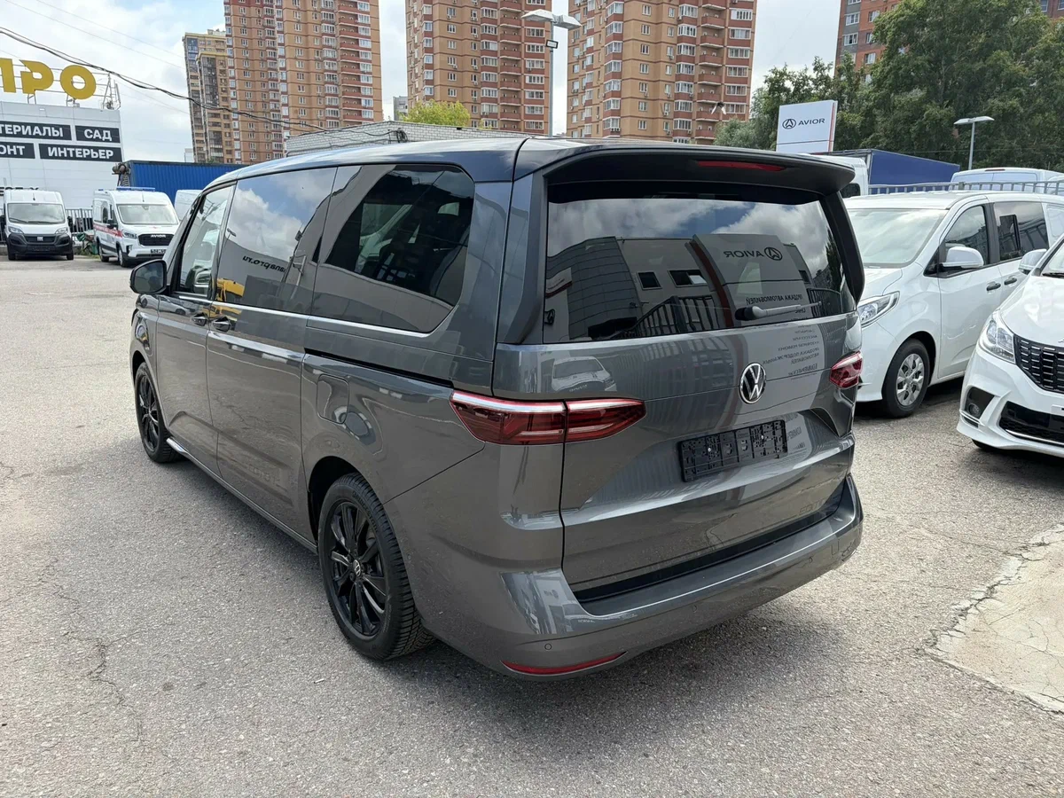 Volkswagen Multivan — салон минивэна повышенной комфортности