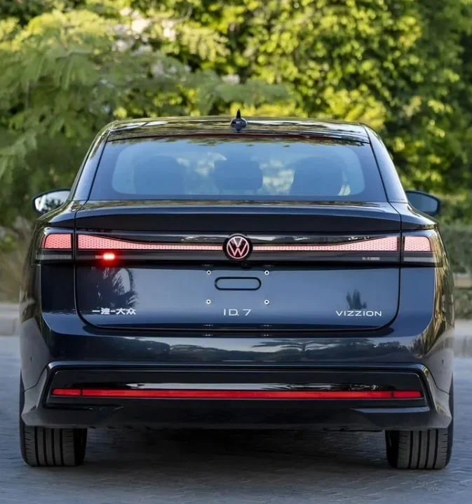 Volkswagen ID.7 — ещё один ракурс того же экземпляра, заказанного под эту поставку