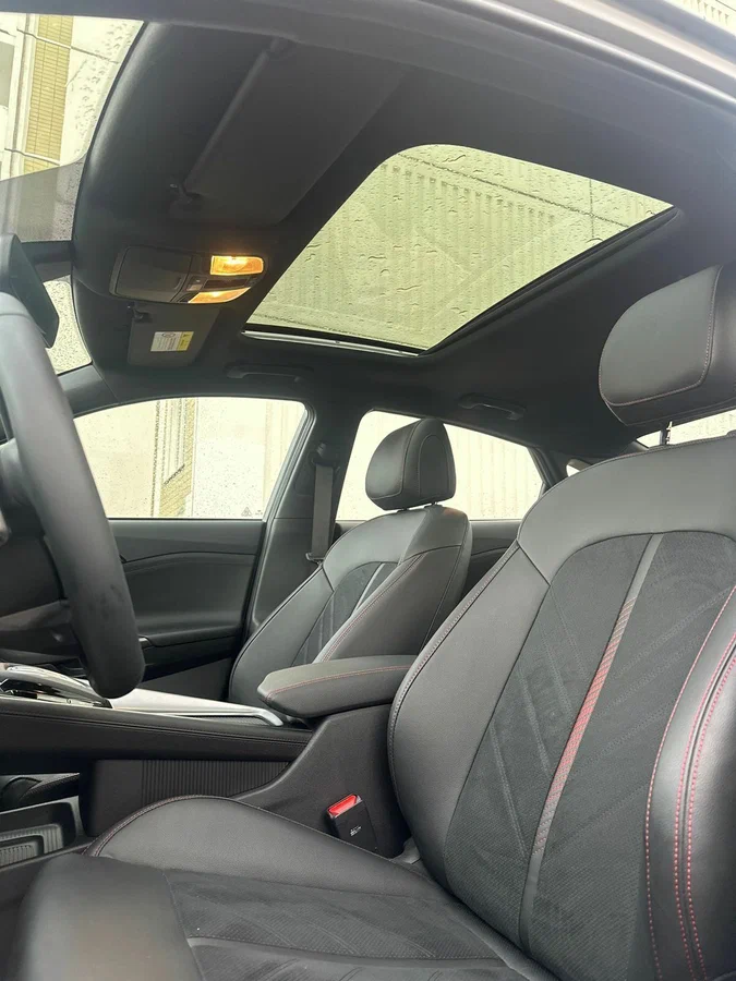 Hyundai Lafesta сзади — цена под ключ от 2 290 000 ₽, поставка под заказ