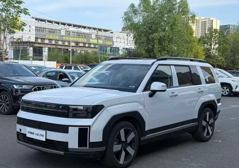 Hyundai Santa Fe нового поколения MX5 — угловатый дизайн, от 4 390 000 ₽ под ключ