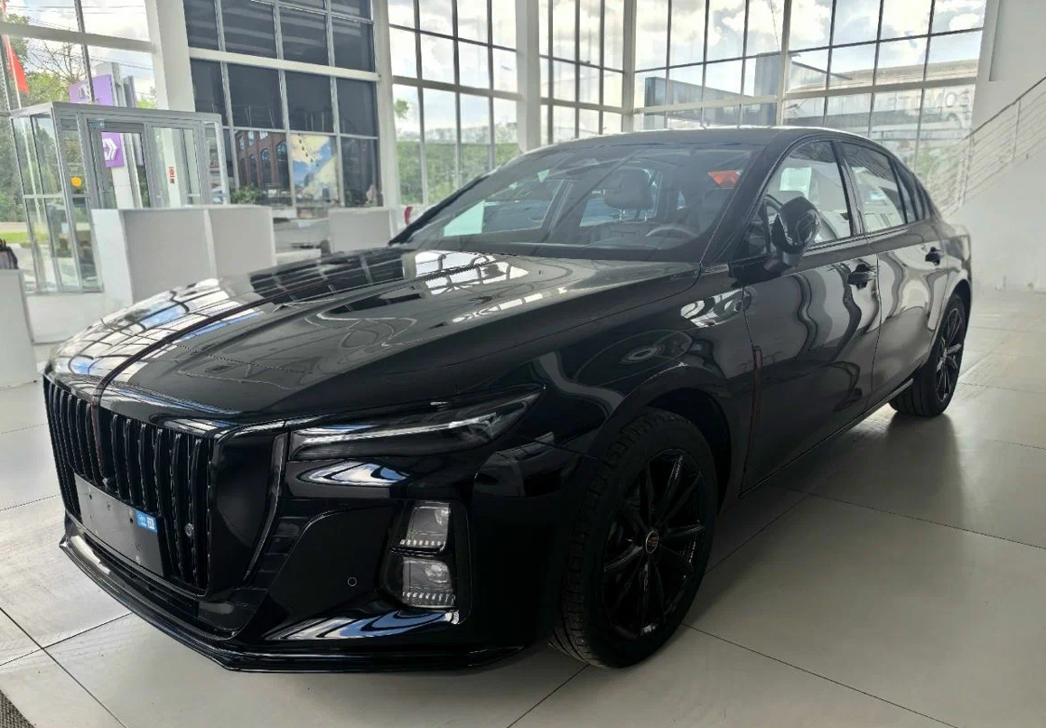 Hongqi H5 в нашем каталоге — чёрный, 2.0T/224 л.с., 3 290 000 ₽ под ключ