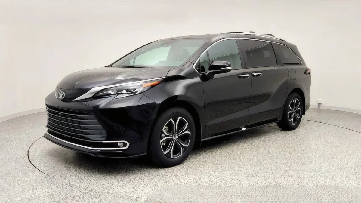 Toyota Sienna — вид спереди, актуальный кузов для рынка Китая
