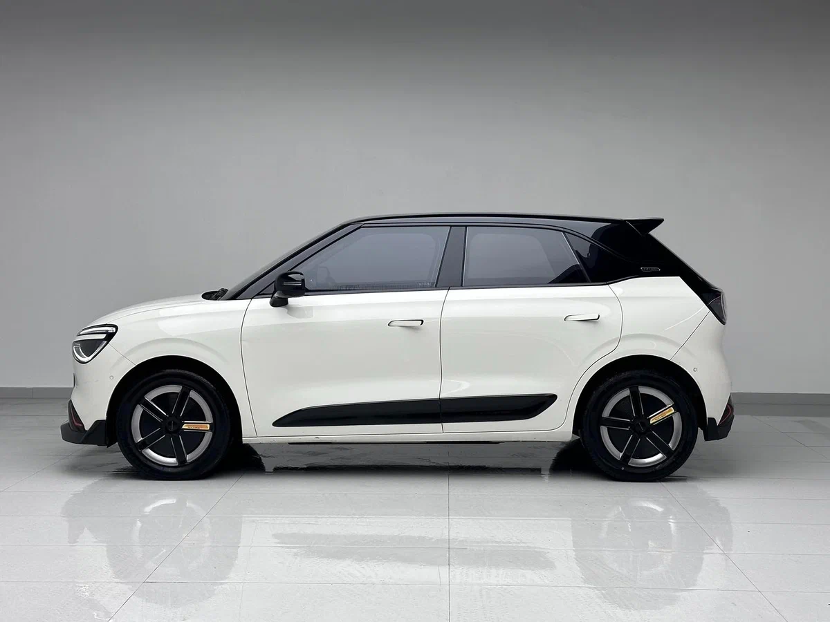 Салон Dongfeng Nammi 01 — компактная приборная панель городского электромобиля