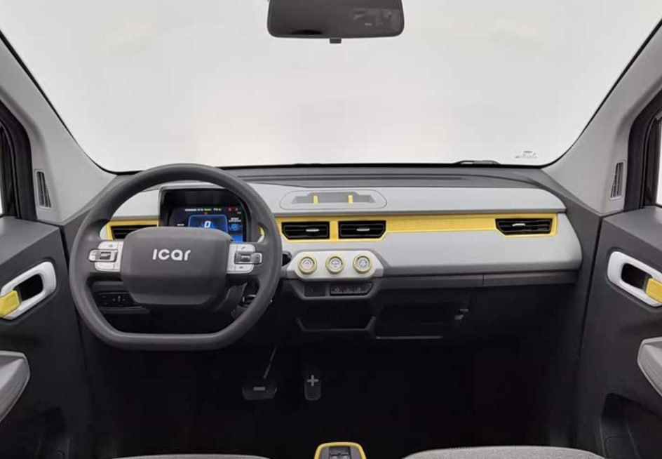 Салон Chery QQ — простая комплектация без лишней электроники