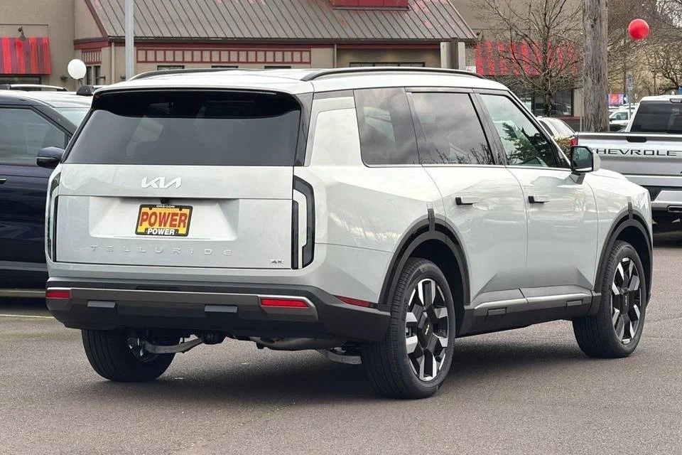 Салон Kia Telluride: третий ряд и багажник — то, за что модель хвалят в первую очередь