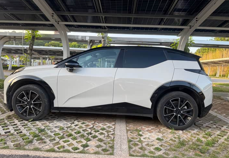 Zeekr X — премиальный бренд концерна Geely, 1 870 120 ₽ под ключ