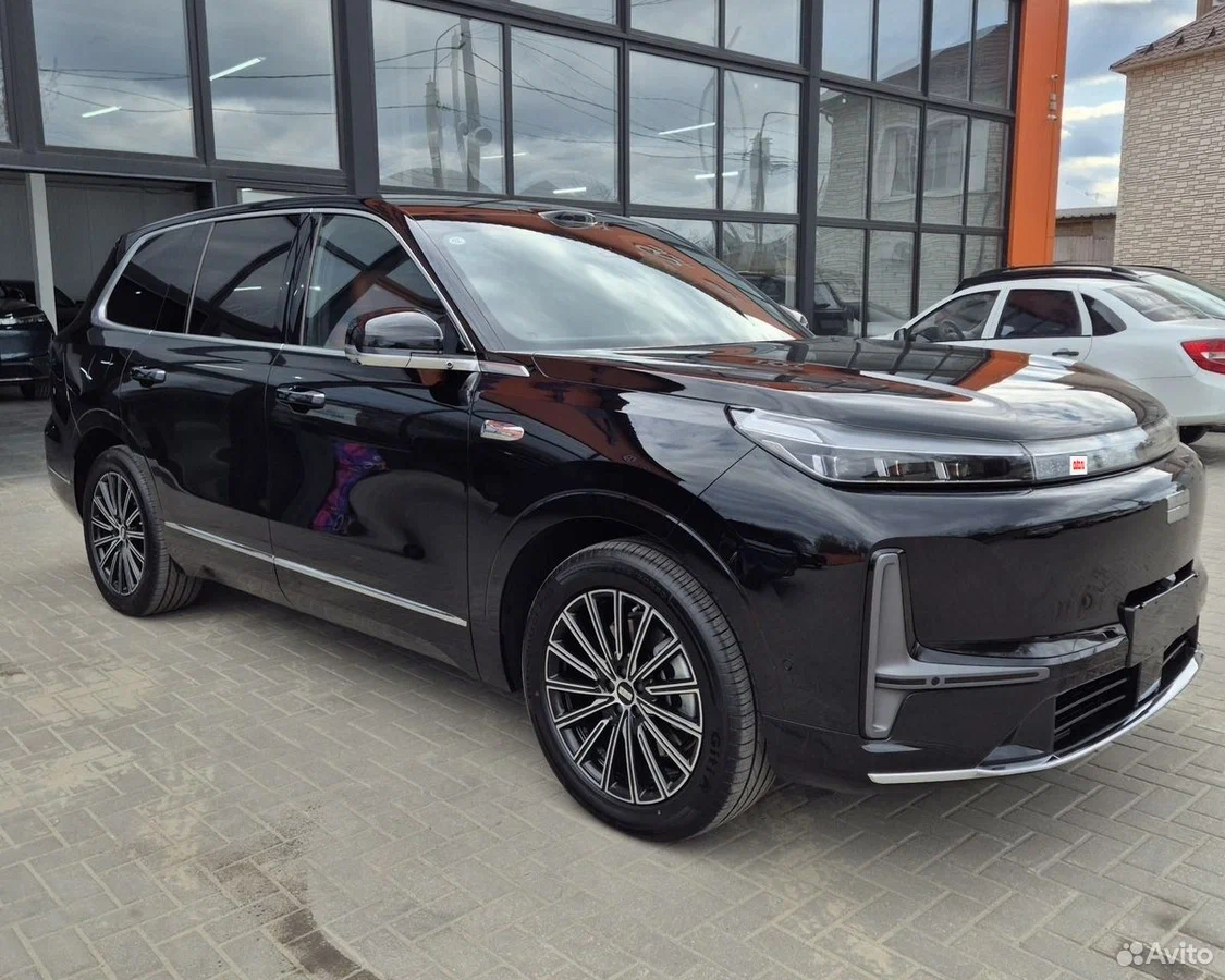 Geely Galaxy M9 — флагманский кроссовер суббренда Galaxy, 380 л.с., 3 800 000 ₽ под ключ