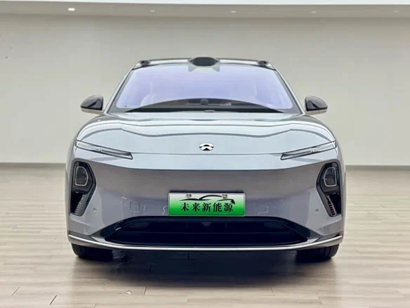 Салон NIO ET9 — полный привод, два электромотора суммарной мощностью 707 л.с.