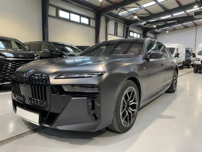 BMW i7 xDrive60, 2026 — фото 1