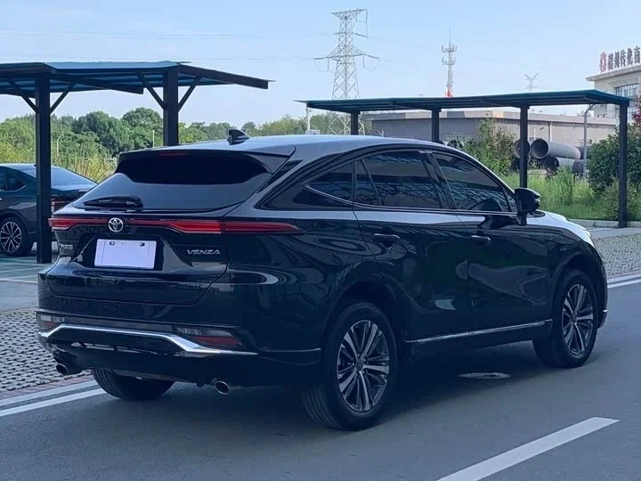 Toyota Venza — полный привод E-Four на базе гибридной установки