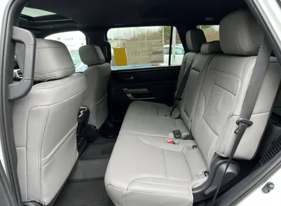 Toyota Sequoia Limited i-FORCE MAX, 2025 — фото 9