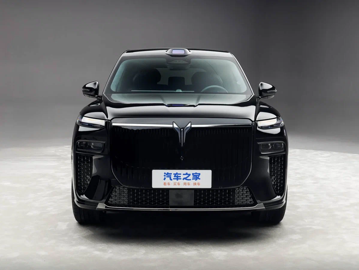 Voyah Taishan X8 сзади — гибридная установка PHEV MAX, 637 л.с. суммарно