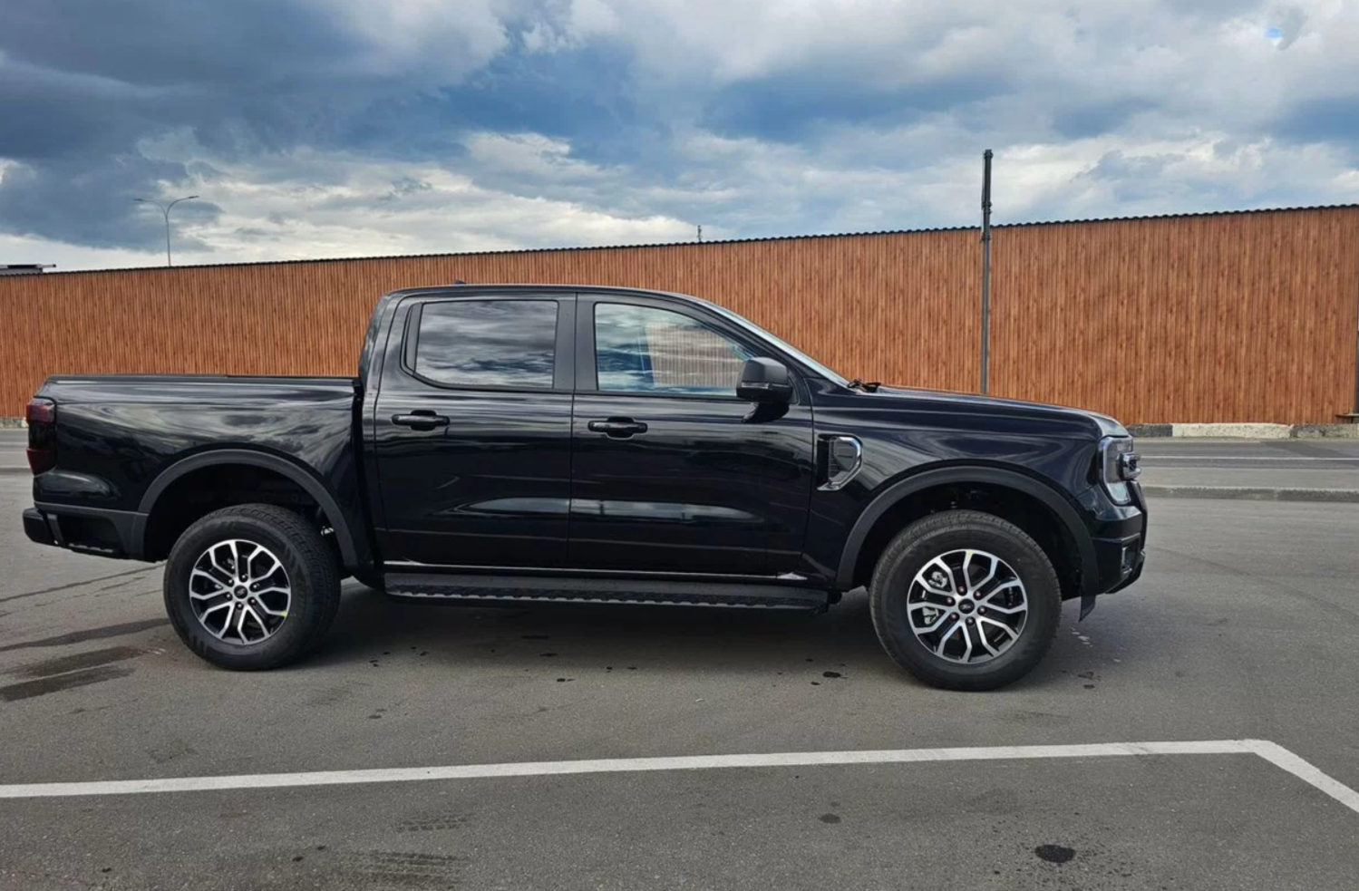 Салон Ford Ranger — версии от рабочей XLT до спортивного Raptor