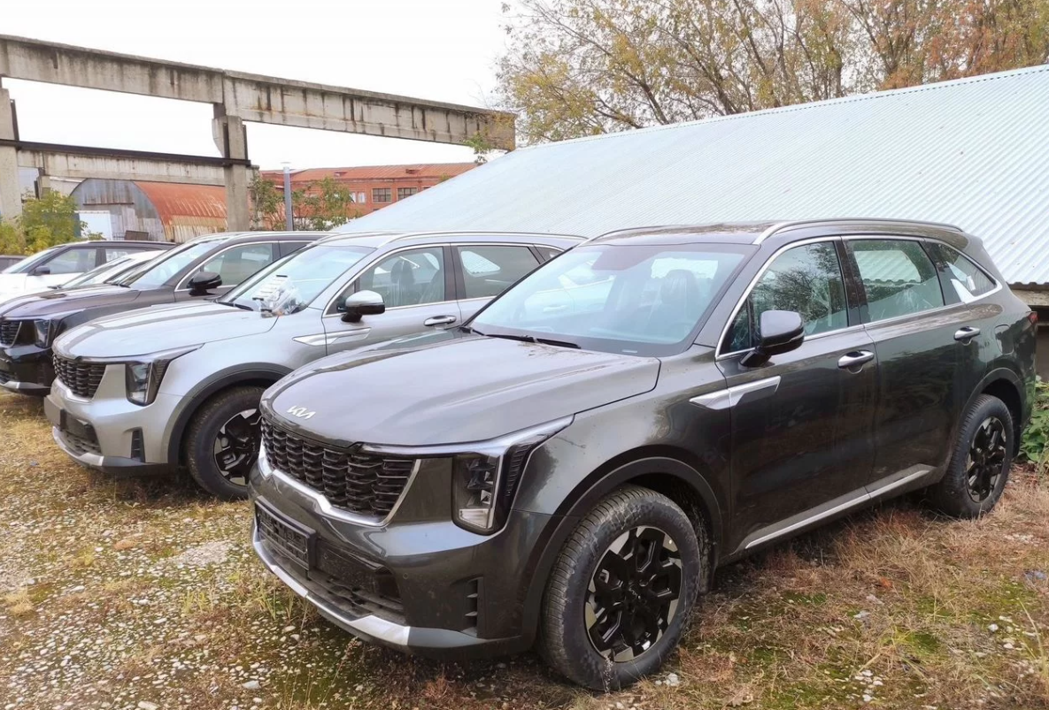 Салон Sorento: семь мест, свежий рестайлинг