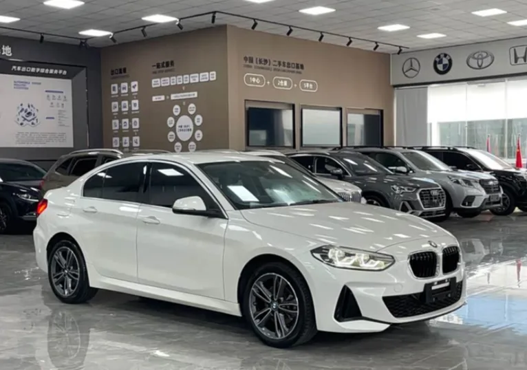 BMW 1, 2023