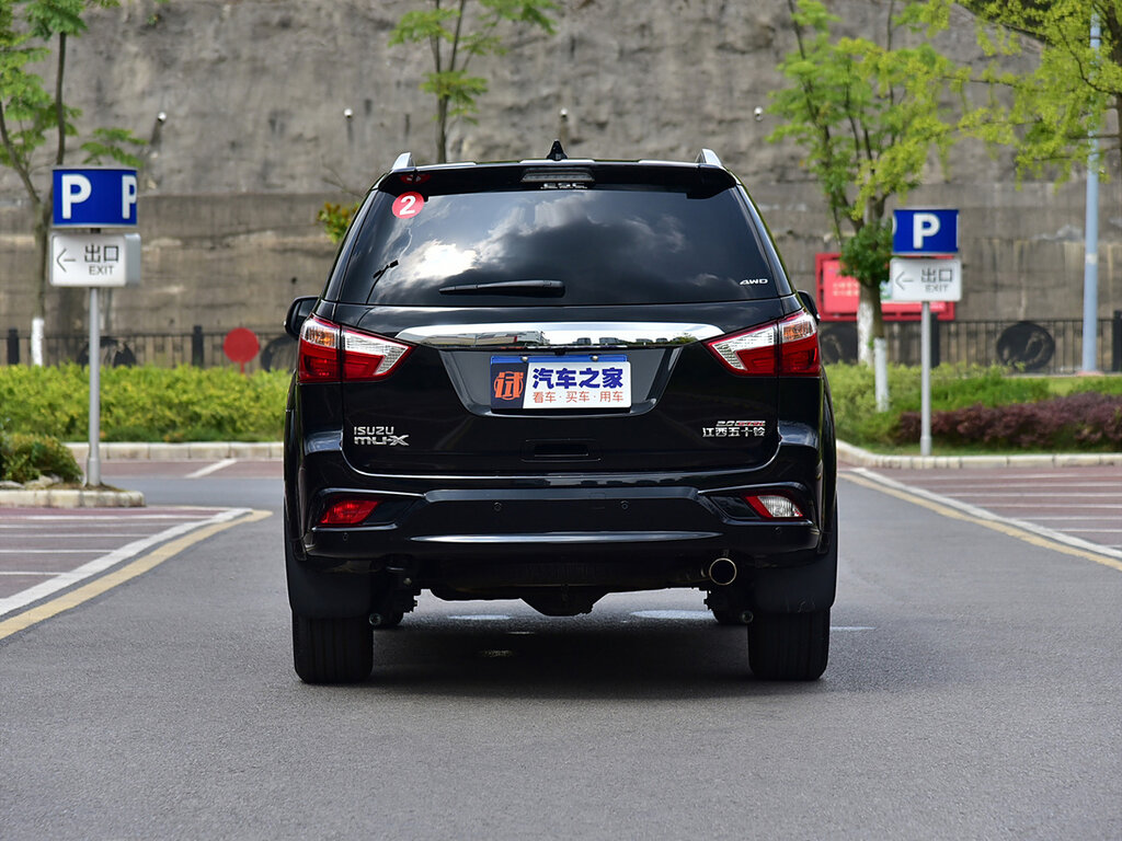 Isuzu MU-X 2026, экстерьер — рамный внедорожник на базе пикапа D-Max, от 3 780 000 ₽ под ключ