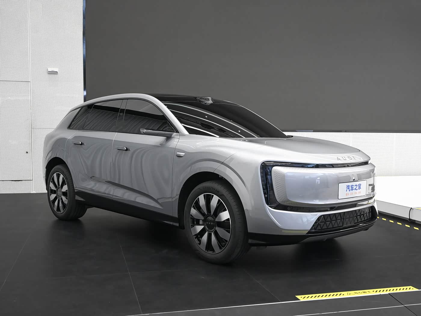Профиль Audi E7X — крупный лифтбек с полным приводом