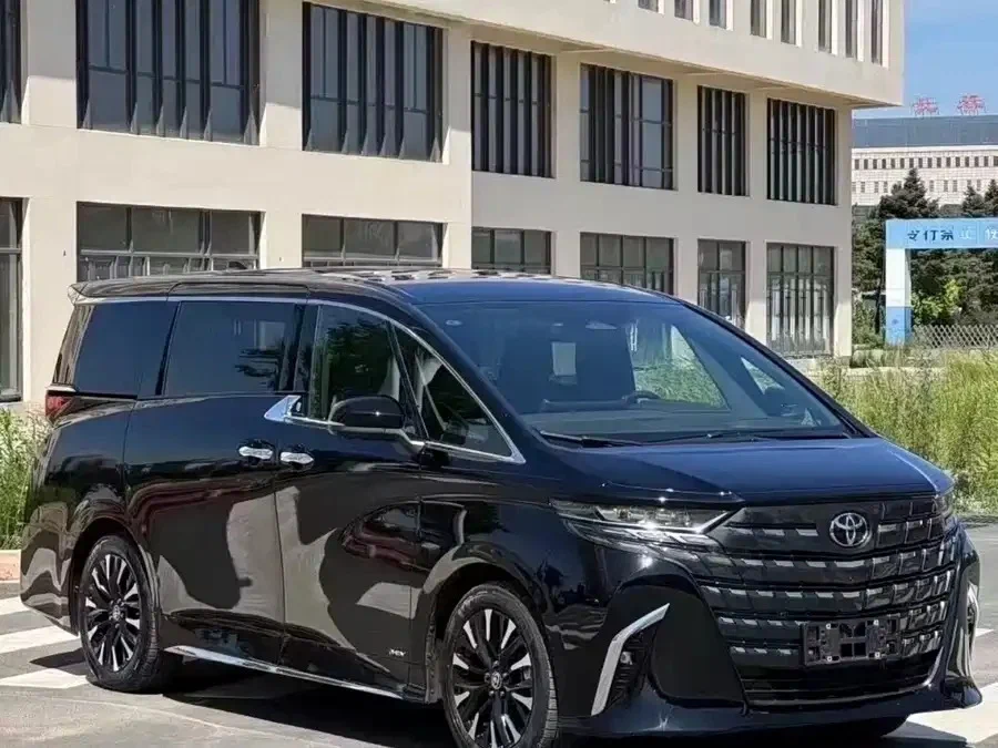 Toyota Alphard Hybrid Executive 2026 — от 8 990 000 ₽ под ключ, гибрид 2.5, полный привод