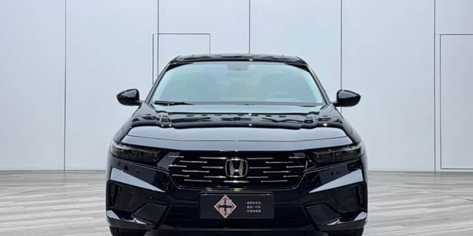 Honda Accord — салон, цифровая панель приборов