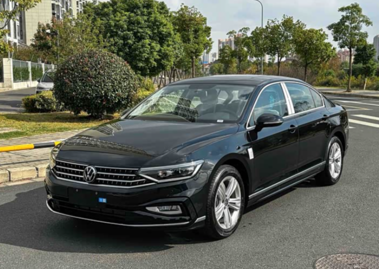 Volkswagen Magotan 2026 Comfort Type — новый, тот же турбомотор 1.4 (150 л.с.)