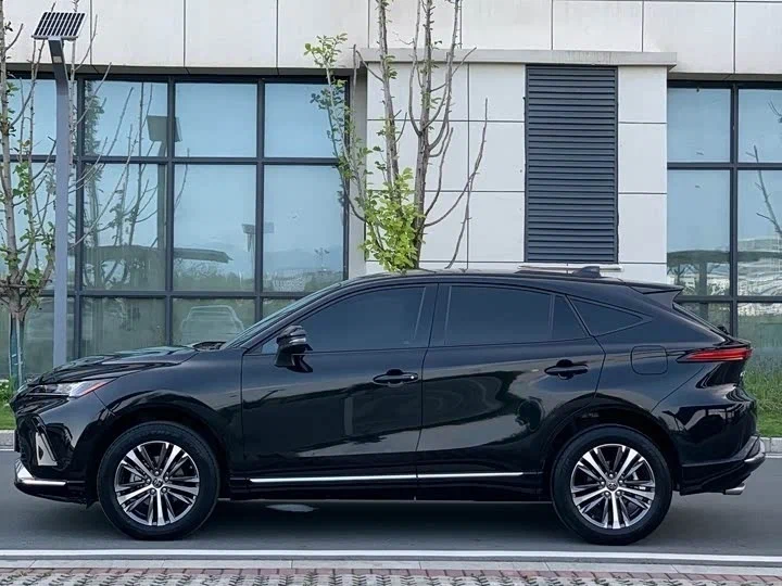 Toyota Venza (Harrier) — 3 690 000 ₽ под ключ, гибрид 2.5 HEV, 222 л.с.
