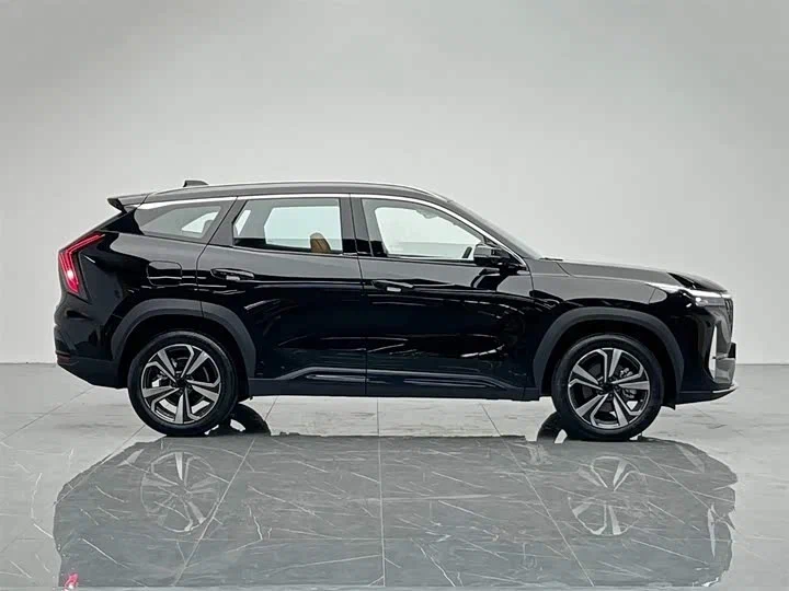 Geely Boyue L — увеличенный салон и обновлённая мультимедиа, по описанию поставщика