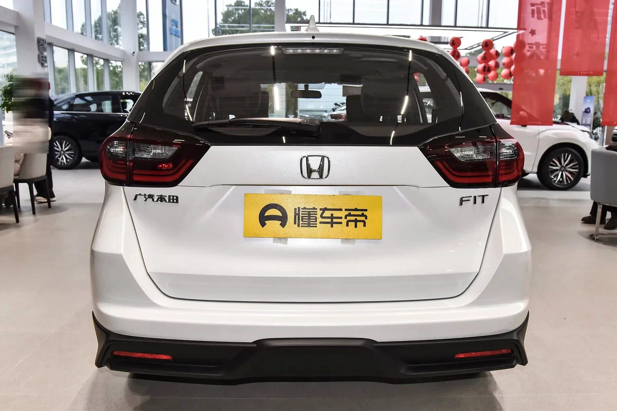 Honda Fit — компактный хэтчбек, который в Европе и Индии продаётся как Honda Jazz