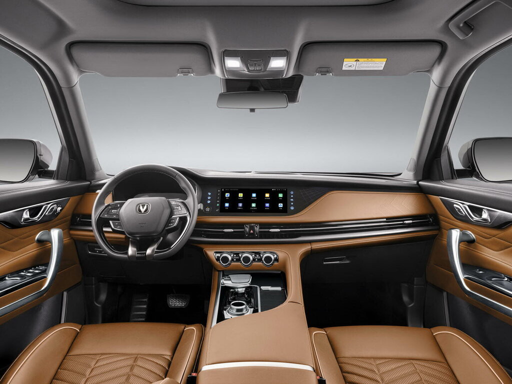 Changan CS95 — салон и передняя панель