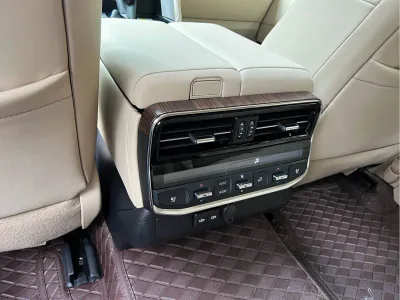 Toyota Land Cruiser 300 FL рестайлинг, 2026 — фото 11